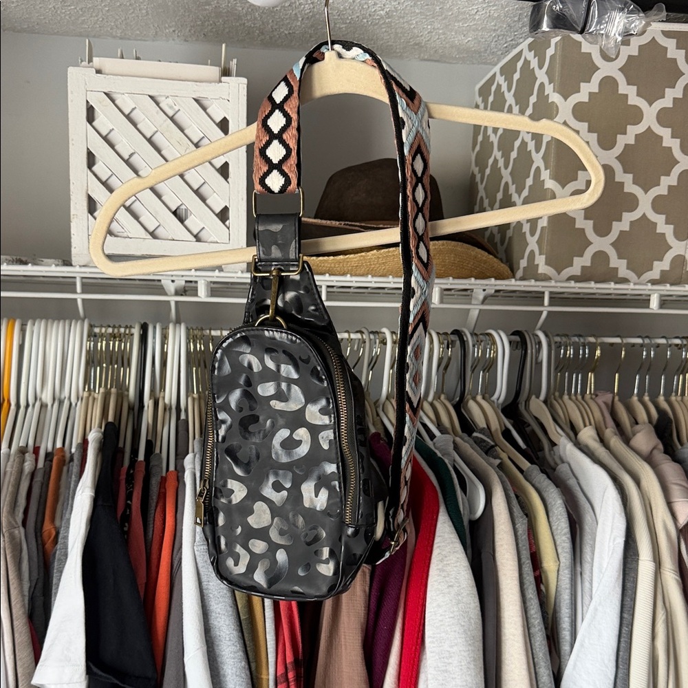 Chic Black and Gray Crossbody Bag